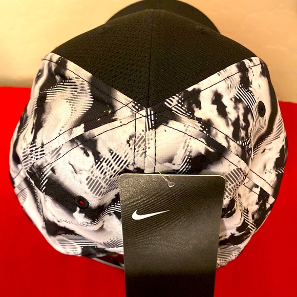 🆕 ONLY ONE! Nike Child SnapBack Cap - Picture 9 of 14